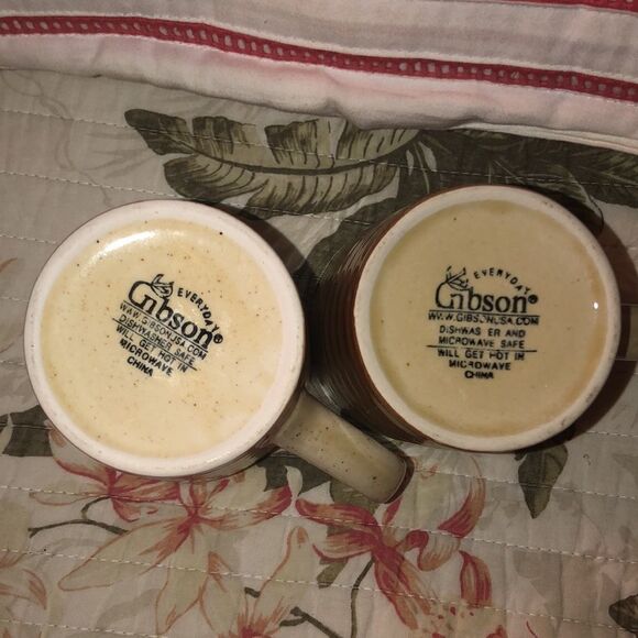 Set of two Country Style Mugs - Picture 3 of 6